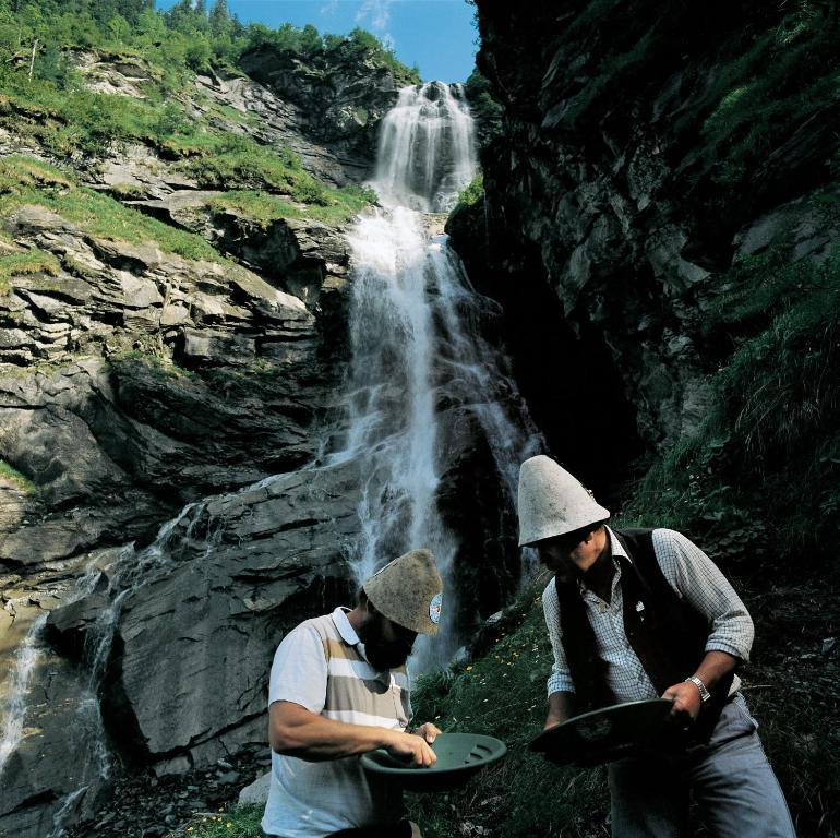 Hotel Garni Wieshof เราริส ภายนอก รูปภาพ